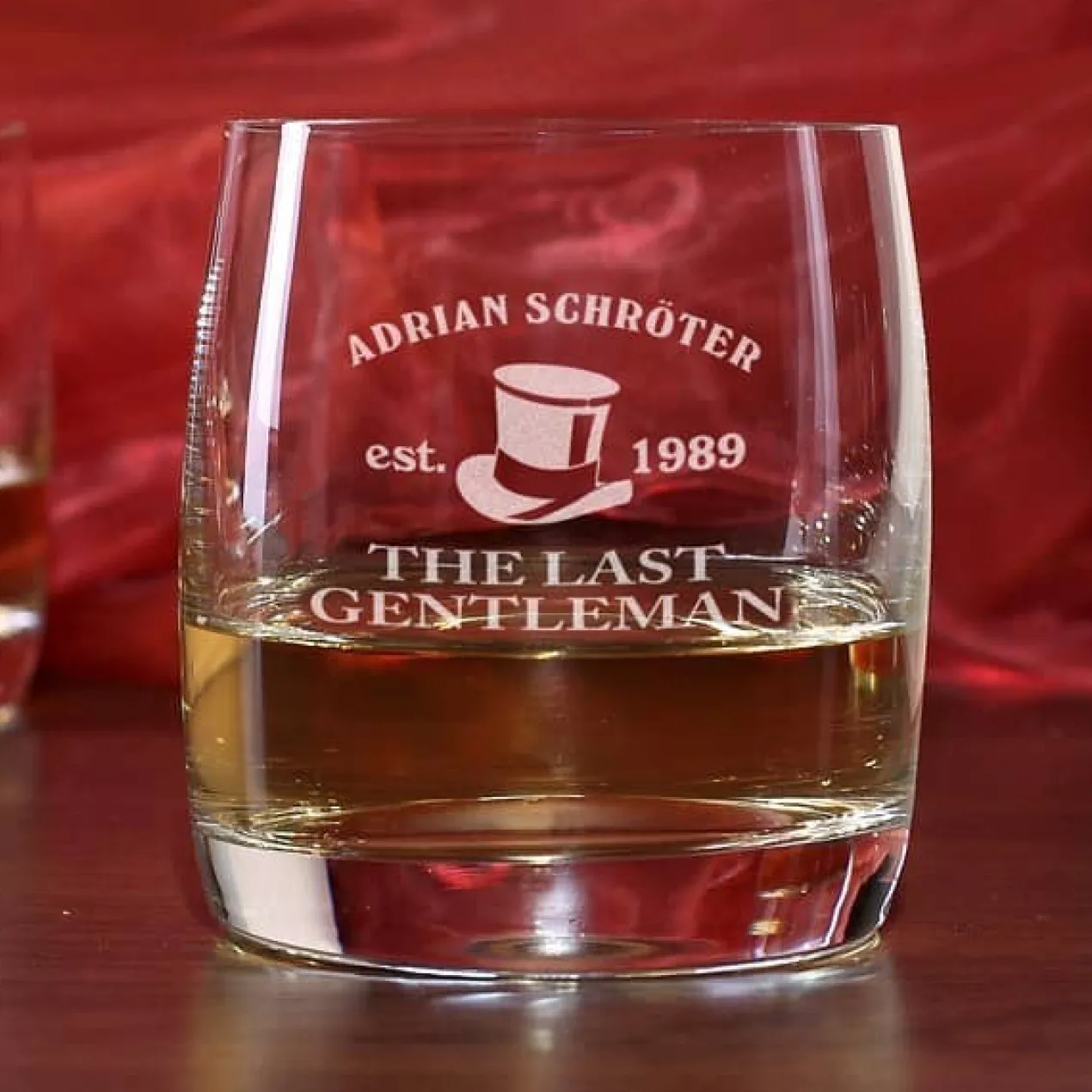 Whiskeyset mit 2 Gläsern und Bowmore Whisky für den Gentleman