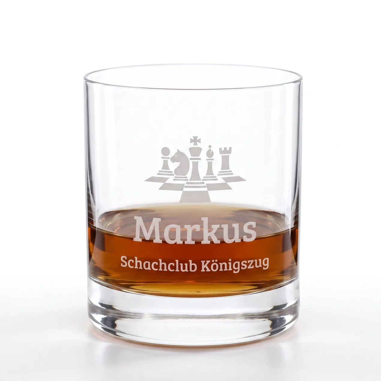 Whisky Glas für Schachspieler personalisiert mit Gravur | Whiskeyglas mit Schachfiguren Motiv