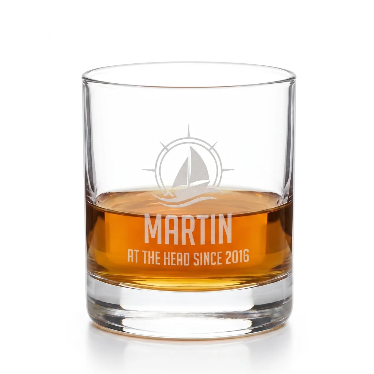 Whisky Glas zum Segeln personalisiert mit Gravur | 320 ml Whiskeyglas mit Segelboot Motiv
