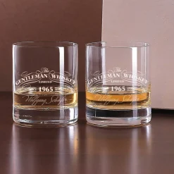 Whisky-Set in gravierter Holzkiste inkl. Gläser und Untersetzer