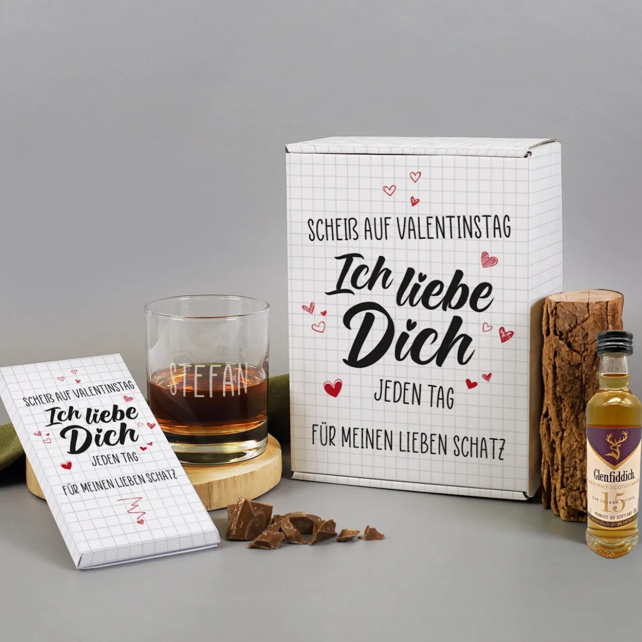 Whisky Set zum Valentinstag mit Glas und Schokolade