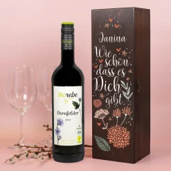 Wie schön, dass es Dich gibt. - Bienenfreundlicher Biorebe Wein in personalisierter Holzbox
