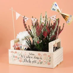Wie schön, dass es Dich gibt. - Pflanzkiste mit Blumenmotiv und Name