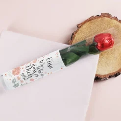 Wie schön, dass es Dich gibt! - Schokorose mit Name personalisiert