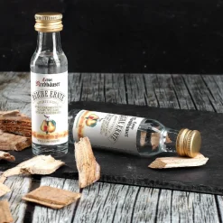 Williamsbirne Schnaps mit graviertem Edelbrandglas in bedruckter Metallbox