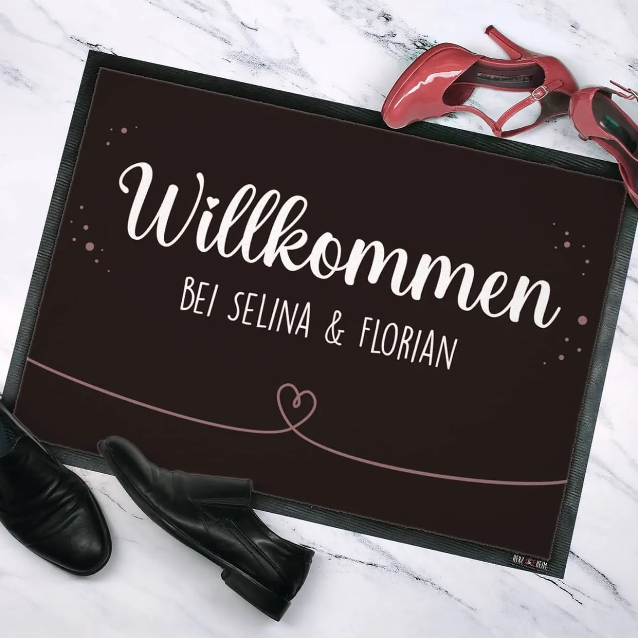 Willkommen Fußmatte mit Herz und Wunschtext