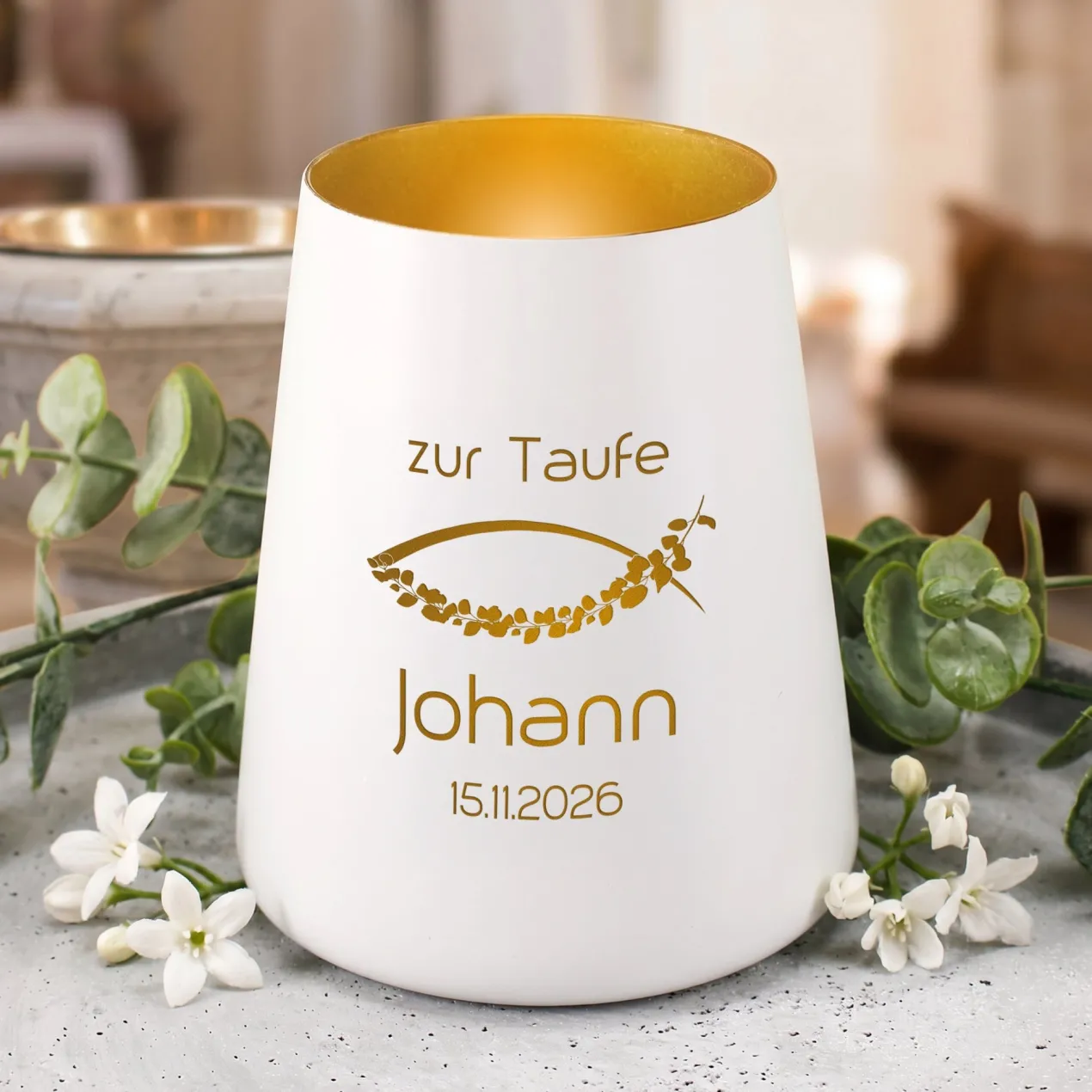Windlicht zur Taufe, Kommunion & Konfirmation mit Gravur | Personalisiertes Deko Licht in Weiß Gold