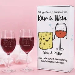Wir gehören zusammen wie Käse & Wein - Geschenkset mit zwei Weingläsern