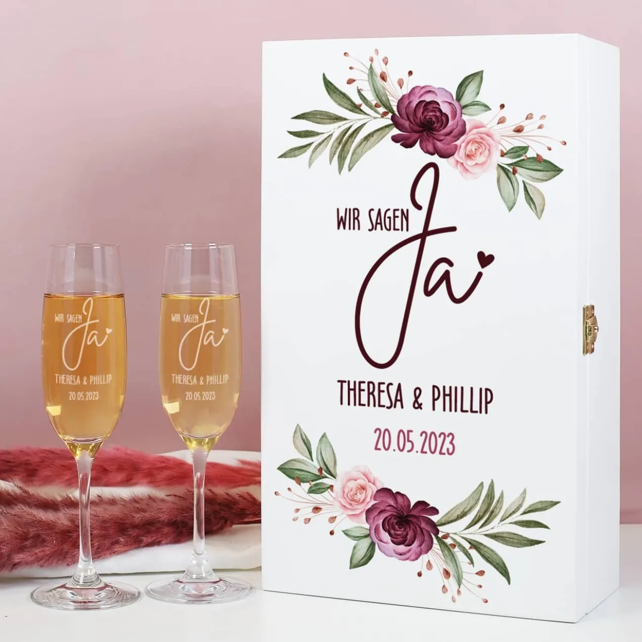 Wir sagen Ja! - Geschenkset zur Hochzeit mit zwei Sektgläsern
