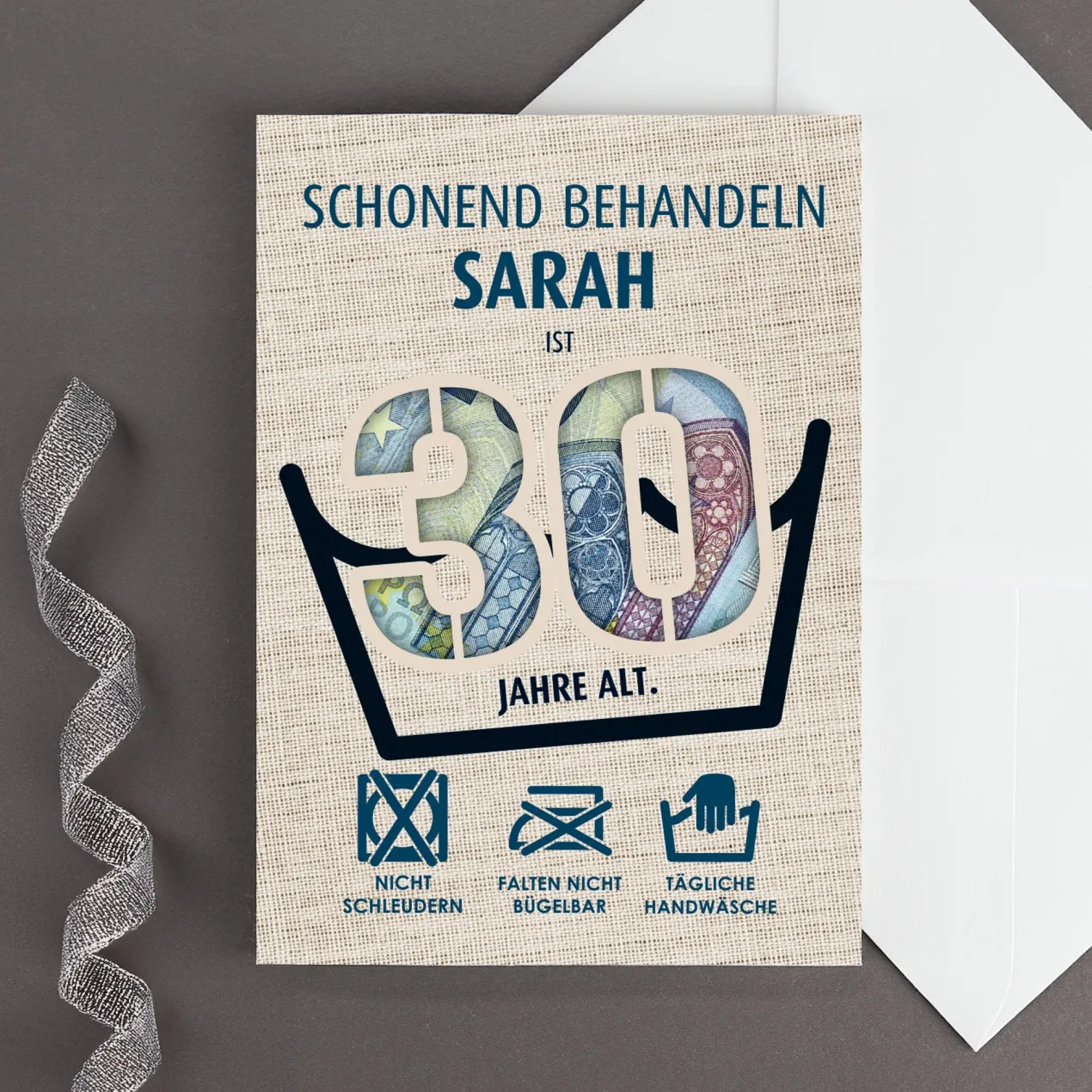 Witzige Geldgeschenk-Karte zum 30. Geburtstag als Waschanleitung personalisiert mit Name