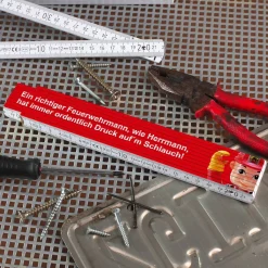 Witziger Zollstock für Feuerwehrmänner
