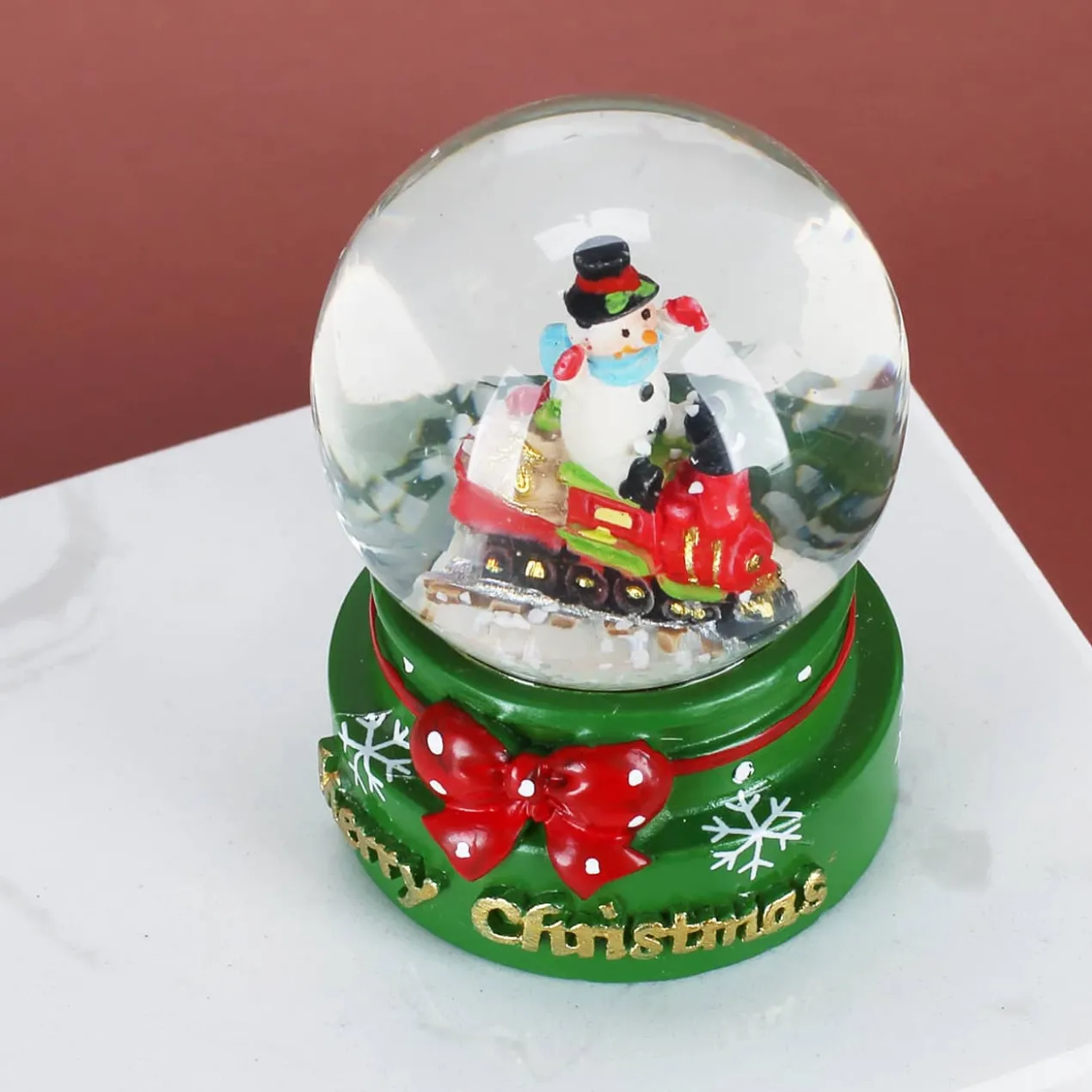 Wunderschöne Schneekugel für die Adventszeit