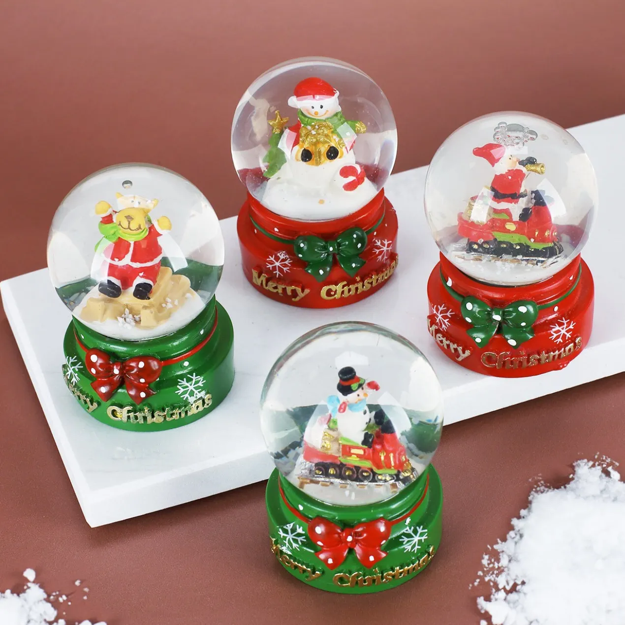 Wunderschöne Schneekugel für die Adventszeit