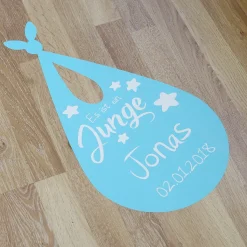 XL Fußbodenaufkleber 30x57cm zur Geburt - Es ist ein Junge - mit Name und Datum