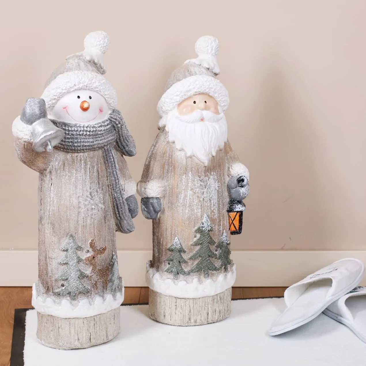 XL Weihnachts-Dekofigur mit Leuchtelementen - Schneemann und Weihnachtsmann