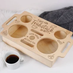 Zeit für Frühstück im Bett - Holztablett mit Ihren Wunschnamen graviert