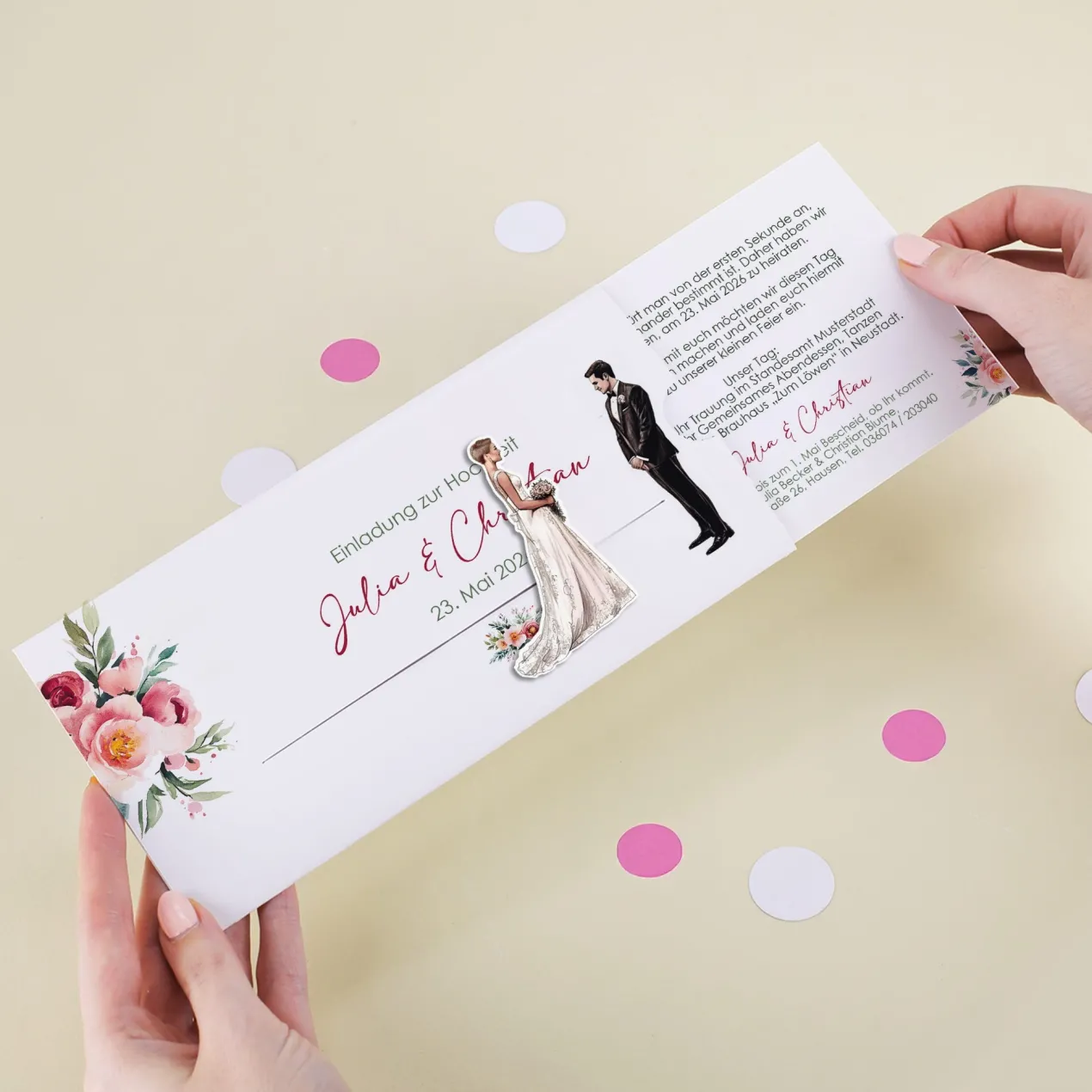 Ziehkarte - Hochzeitseinladung mit Bräutigam & Braut mit Kurzhaarschnitt