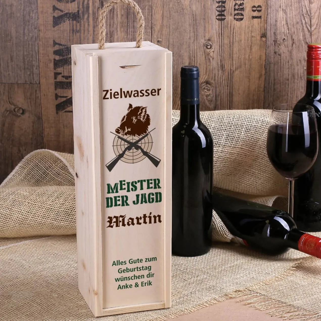 Zielwasser - Flaschenverpackung aus Holz mit Name und Wunschtext für Jäger