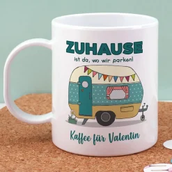 Zuhause ist da, wo wir parken - Campingtasse aus bruchfestem Kunststoff