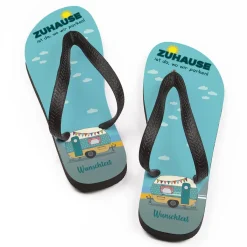 Zuhause ist da, wo wir parken - Zehensandalen mit Camping-Motiv
