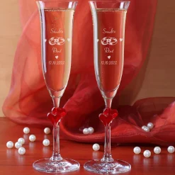 Zwei gravierte Sektgläser L'Amour zur Hochzeit mit Ringen und Ihren Wunschangaben